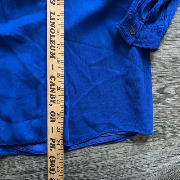J. Crew 100% Silk Bright Royal Blue Button Up Back Long Sleeve Lined Top sz 12 - Picture 6 of 6